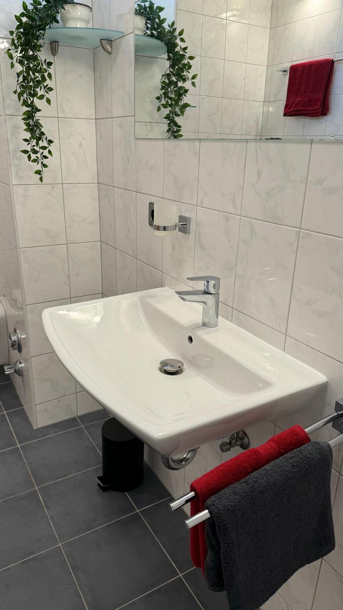 City Apartement Linz Fuer 5 Gaeste Mit Self-Checkin Und Kueche Exteriör bild