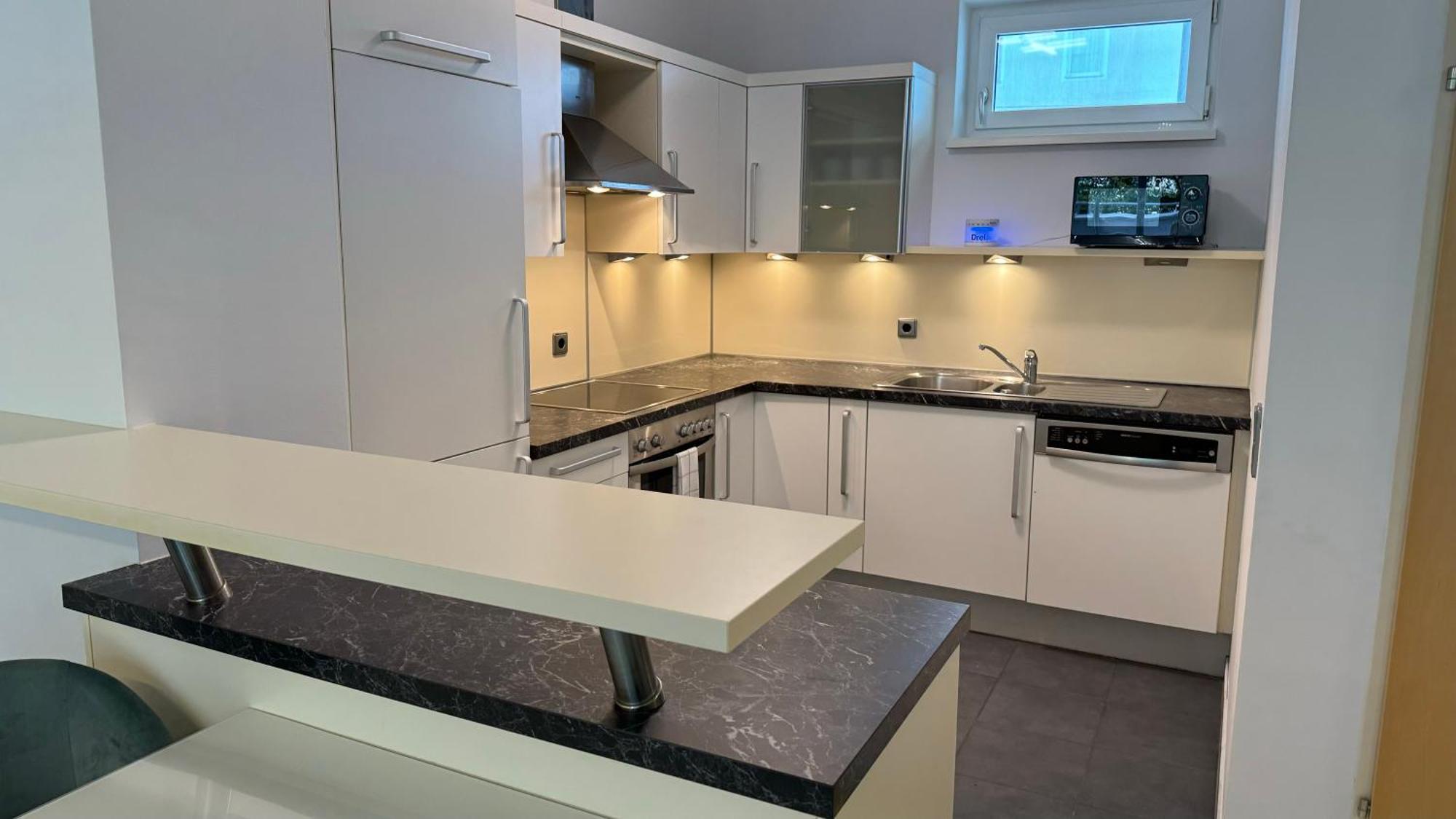 City Apartement Linz Fuer 5 Gaeste Mit Self-Checkin Und Kueche Exteriör bild